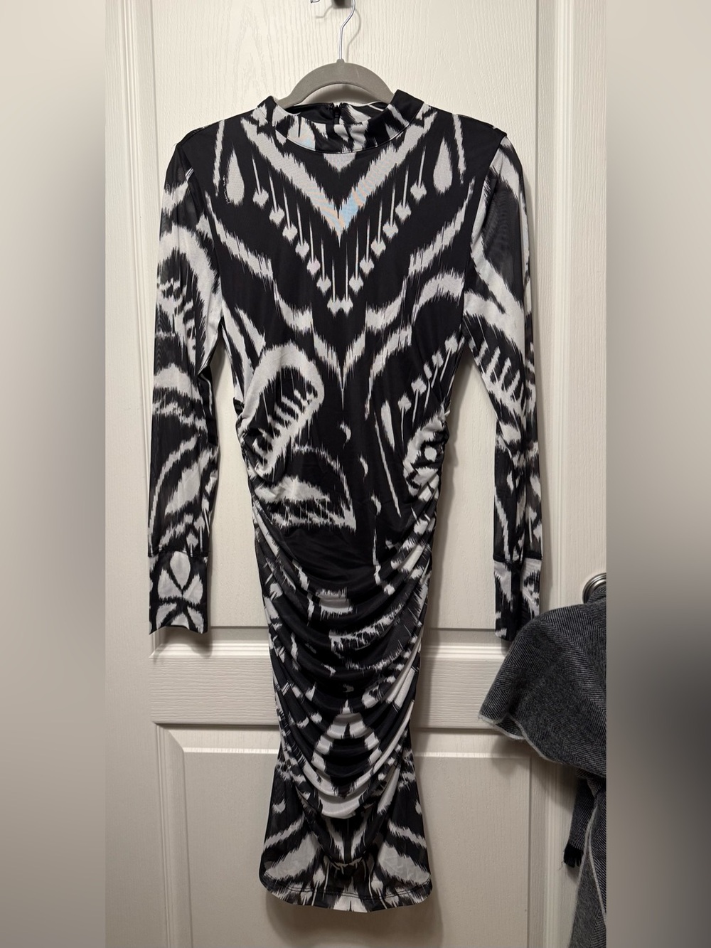 Farm Rio Ruched printed stretch-tulle dress size M - Picture 3 of 5
